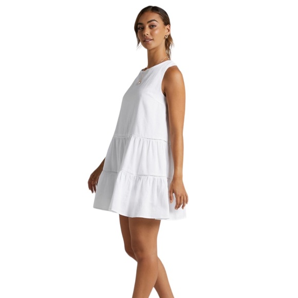 NWT Showpo Inferi Dress in White Sz 2 - Picture 4 of 16